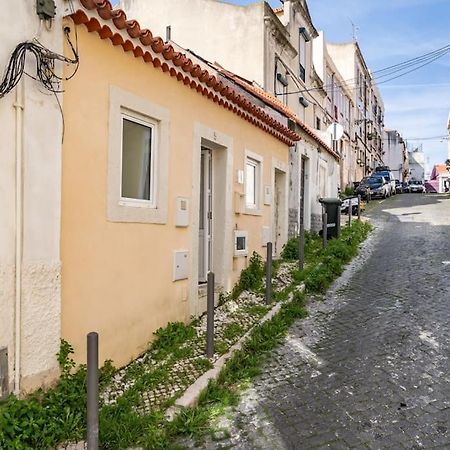 Charming Studio With Ac And Loft On Ground Floor Lisbona Esterno foto