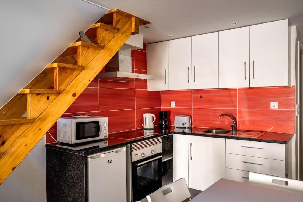 Charming Studio With Ac And Loft On Ground Floor Lisbona Esterno foto