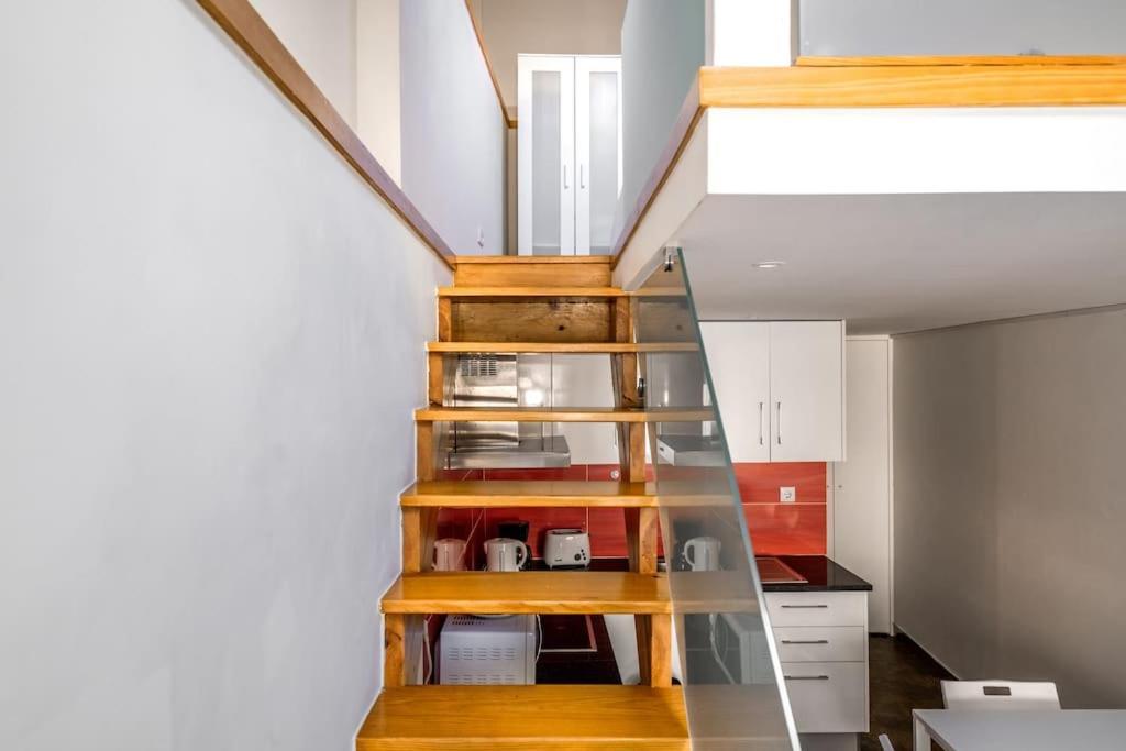 Charming Studio With Ac And Loft On Ground Floor Lisbona Esterno foto