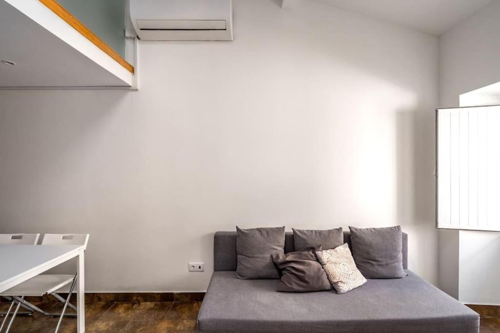 Charming Studio With Ac And Loft On Ground Floor Lisbona Esterno foto